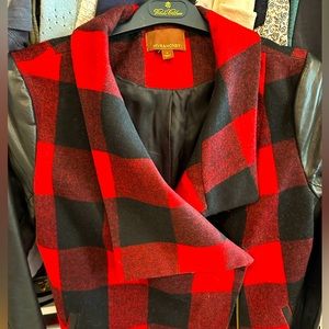 Hive & Honey medium women’s jacket, wool & lined, zipper sleeve, red blk tartan